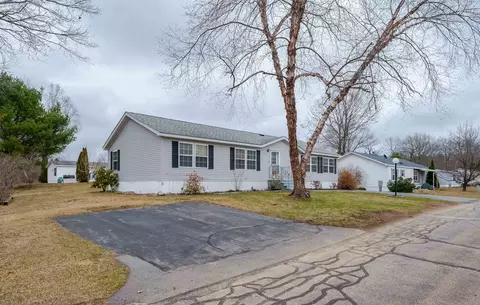 11 Falkland Ln, Rochester, NH 03867