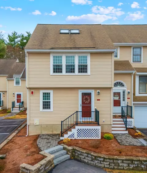 9 Sundown Dr # A, Derry, NH 03038