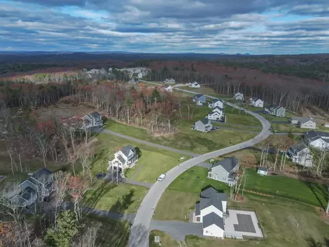 45 Daniel Rd, Derry, NH 03038 photo 2