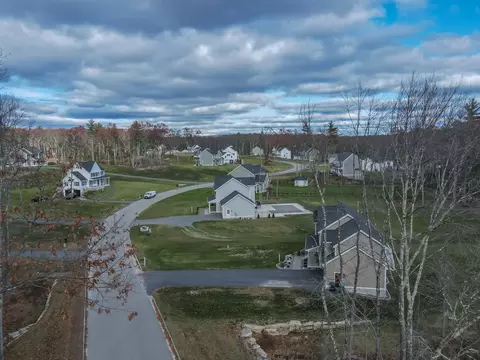 45 Daniel Rd, Derry, NH 03038 photo 3