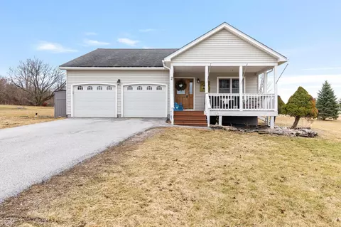 2 Glen Ridge Ln, Swanton, VT 05488