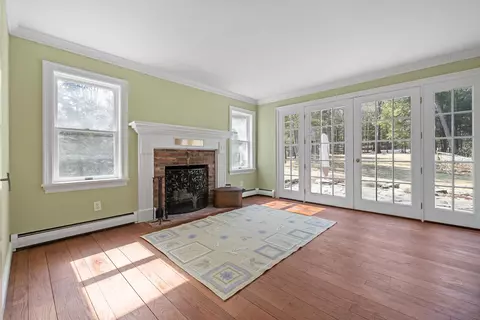 Living - 63 Shiloh Ln, Norwich, VT 05055 photo 3 of 7