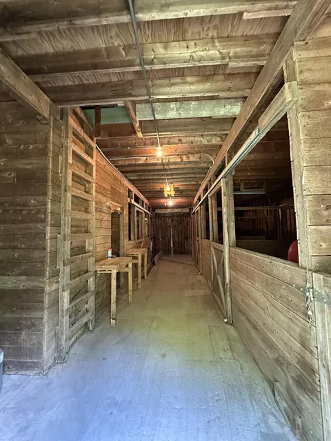 Entry Way - 63 Shiloh Ln, Norwich, VT 05055 photo 4 of 4