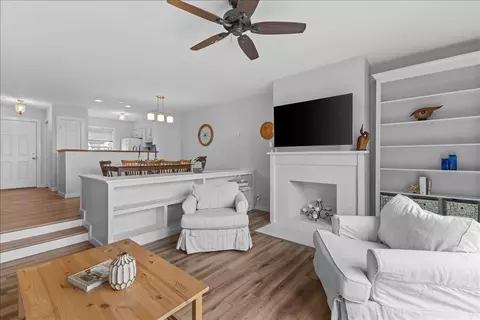 Living - 433 Westview Cir, Williston, VT 05495 photo 6 of 8