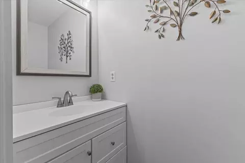 Bath - 433 Westview Cir, Williston, VT 05495 photo 1 of 3
