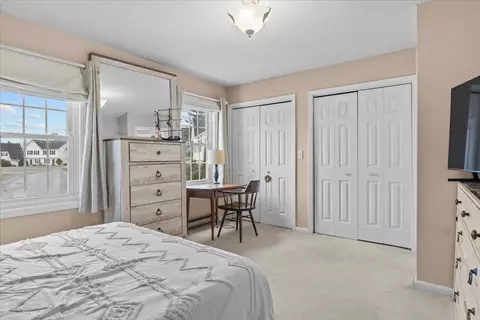Bedroom - 433 Westview Cir, Williston, VT 05495 photo 2 of 5