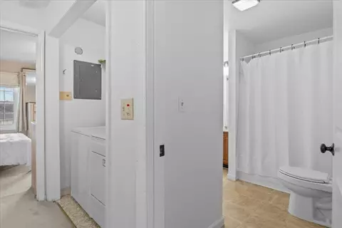 Entry Way - 433 Westview Cir, Williston, VT 05495 photo 5 of 5