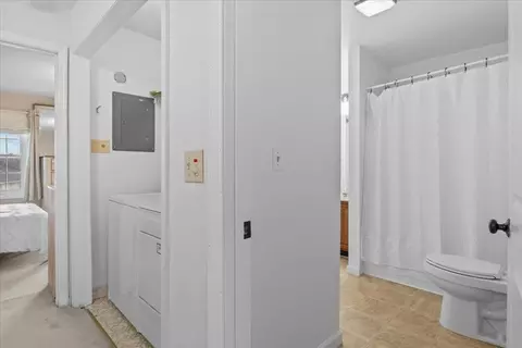 Entry Way - 433 Westview Cir, Williston, VT 05495 photo 5 of 5
