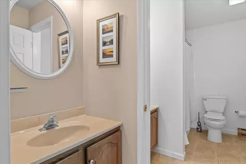 Bath - 433 Westview Cir, Williston, VT 05495 photo 2 of 3