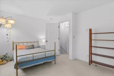 Bedroom - 433 Westview Cir, Williston, VT 05495 photo 5 of 5