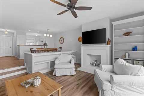 Living - 433 Westview Cir, Williston, VT 05495 photo 6 of 8