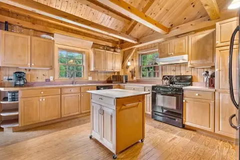 Kitchen - 65 Bentley Ln, Jericho, VT 05465 photo 2 of 3