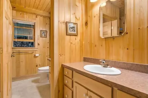 Bath - 65 Bentley Ln, Jericho, VT 05465 photo 1 of 3