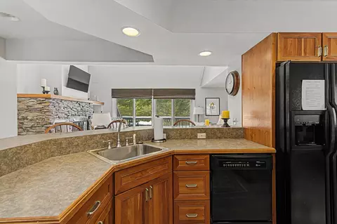 Kitchen - 38 Tranquility Rd #84, Stowe, VT 05672 photo 5 of 5