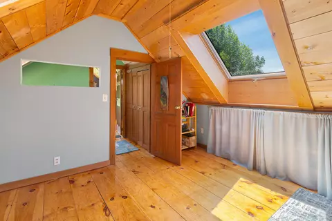 Bedroom - 1078 Brook Rd, Marshfield, VT 05658 photo 4 of 6