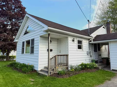 90 West St, Essex Junction, VT 05452