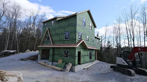 100 Sawyer Hill Rd, Mount Holly, VT 05758