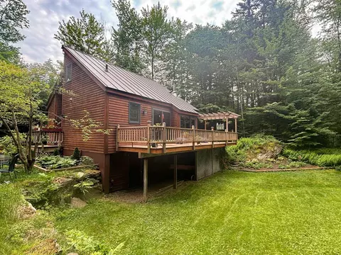 20 Edwins Pond Rd, Rochester, VT 05767