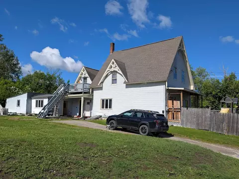 48 Grove St, Littleton, NH 03561