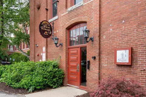 470 Silver St #205, Manchester, NH 03103