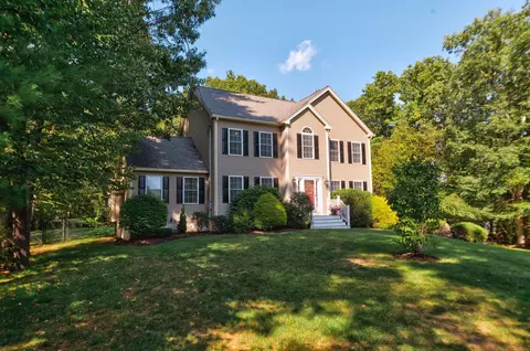 7 Rellas Rdg, Kingston, NH 03848