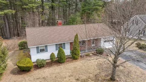 98 Oak St, Milford, NH 03055