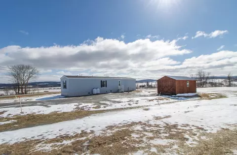 1501 Searles Rd, Newport, VT 05857