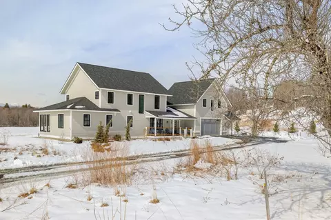 549 Loomis Hill Rd, Waterbury, VT 05677