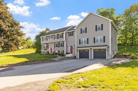 25 Riverview Cir, Litchfield, NH 03052