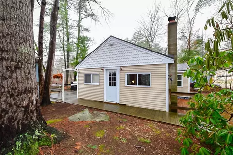 3 Hollywood Ave, Raymond, NH 03077