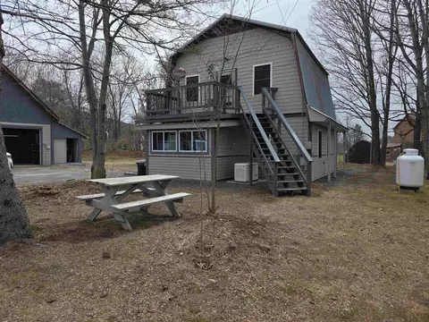 45 Dalrymple St, Chester, VT 05143