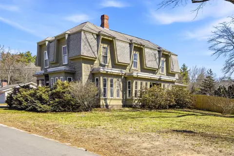 17 Shawmut St, Concord, NH 03301