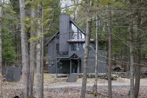 988 Old Quechee Rd, White River Junction, VT 05001