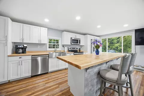 144 Halls Brook Rd, Rumney, NH 03266