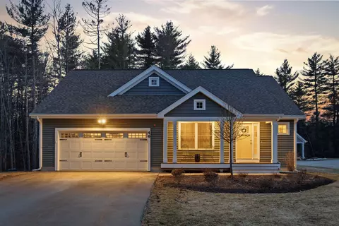 46 Three Ponds Dr, Brentwood, NH 03833