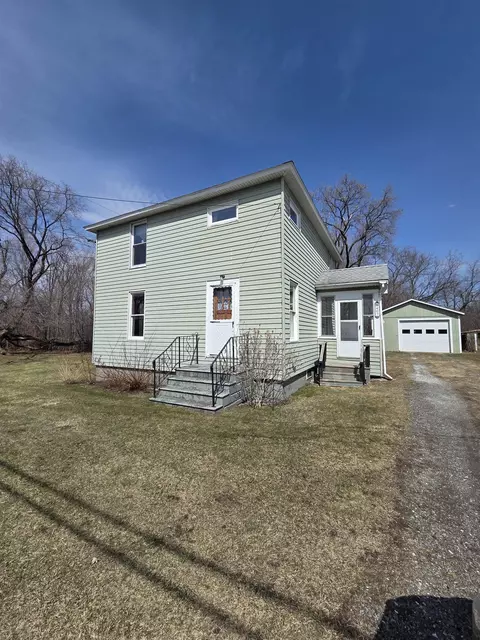 407 Lake Rd, St. Albans Town, VT 05478