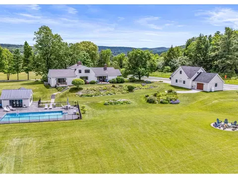 1549 Hinesburg Rd, South Burlington, VT 05403