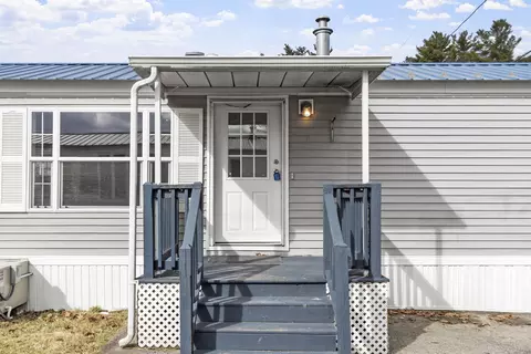 5 Arrow Dr # R, Salem, NH 03079
