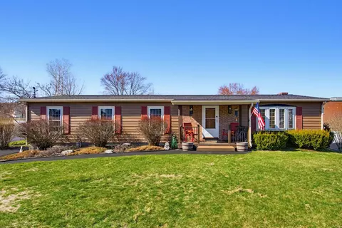 129 Brady Cir, Manchester, NH 03109