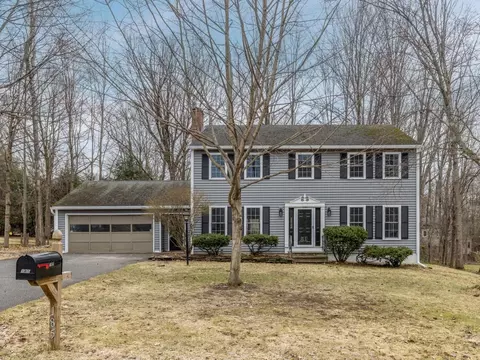 185 Summit Cir, Shelburne, VT 05482