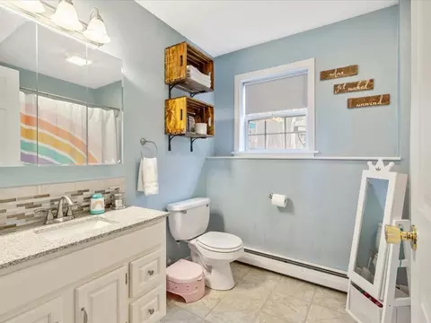 Bath - 567 Kittell Rd, Sheldon, VT 05483 photo 3 of 4