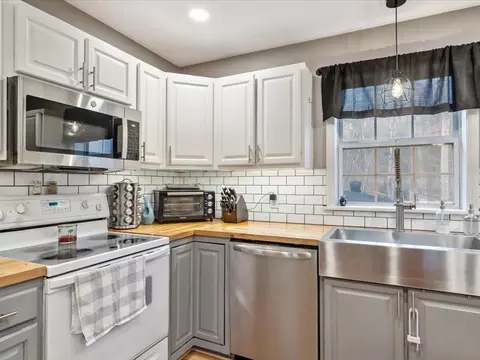 Kitchen - 567 Kittell Rd, Sheldon, VT 05483 photo 2 of 5