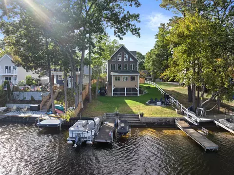 43 Shore Dr, Salem, NH 03079