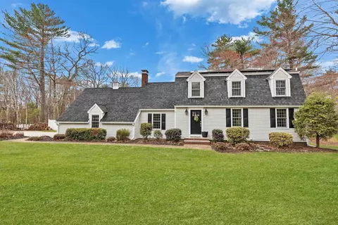 7 Kent St, Windham, NH 03087