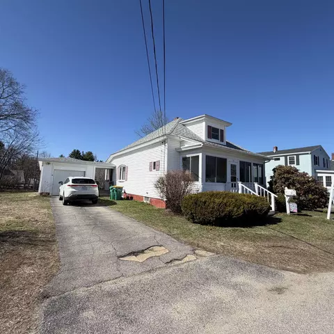 10 Willey St, Rochester, NH 03867