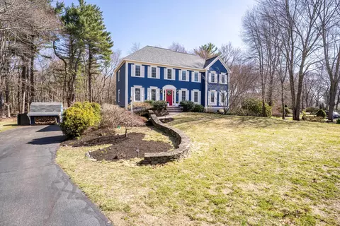 37 Alexander Dr, Hampton, NH 03842