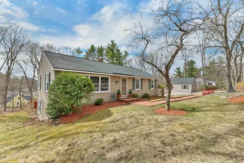 716 Exeter Rd, Hampton, NH 03842
