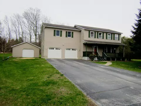 26 Pike Dr, Swanton, VT 05488