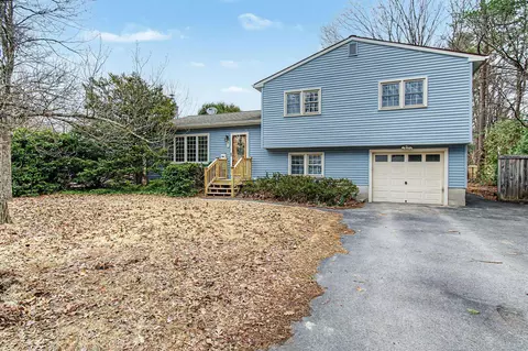 6 Clover St, South Burlington, VT 05403