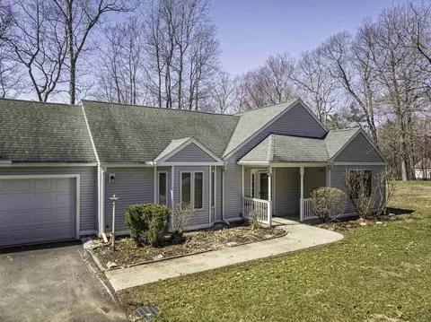 6 Roysann Way, Durham, NH 03824